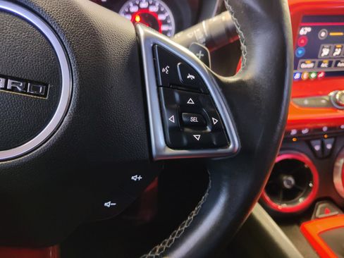 Used 2021 Chevrolet Camaro LT RWD image 18