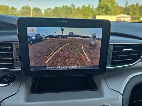 Used 2024 Ford Explorer XLT w/ Equipment Group 202A image 27