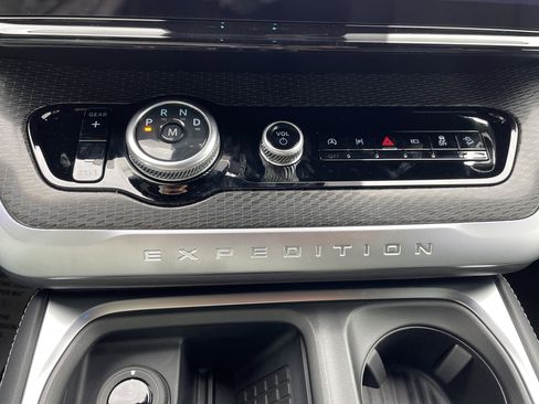 New 2025 Ford Expedition Platinum w/ Stealth Performance Package image 47