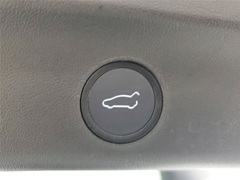 Used 2022 Tesla Model Y Performance AWD/4WD image 8