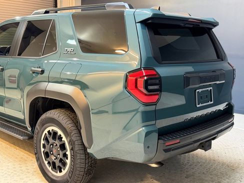 Used 2025 Toyota 4Runner TRD Off-Road Premium AWD/4WD image 22