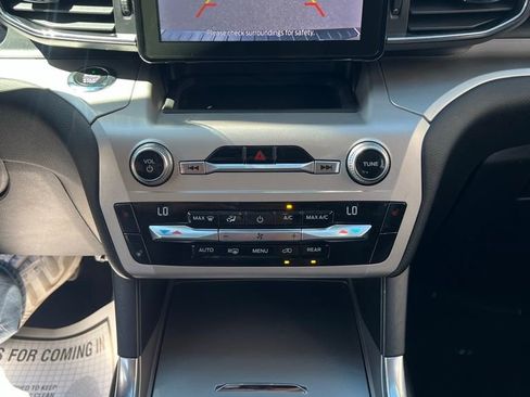 Used 2021 Ford Explorer XLT w/ Equipment Group 202A AWD/4WD image 20