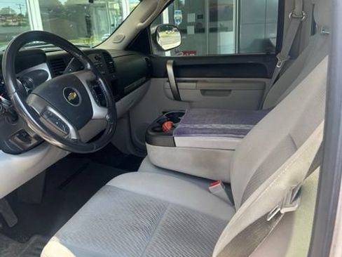 Used 2011 Chevrolet Silverado 1500 LT w/ Regional Value Package RWD image 5