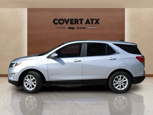 Used 2021 Chevrolet Equinox LT FWD image 2