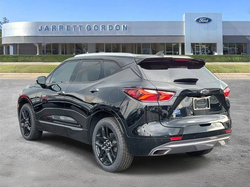 Used 2021 Chevrolet Blazer Premier w/ Driver Confidence II Package FWD image 3