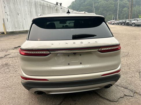 Used 2021 Lincoln Corsair AWD w/ Rear Removable Package Tray image 6