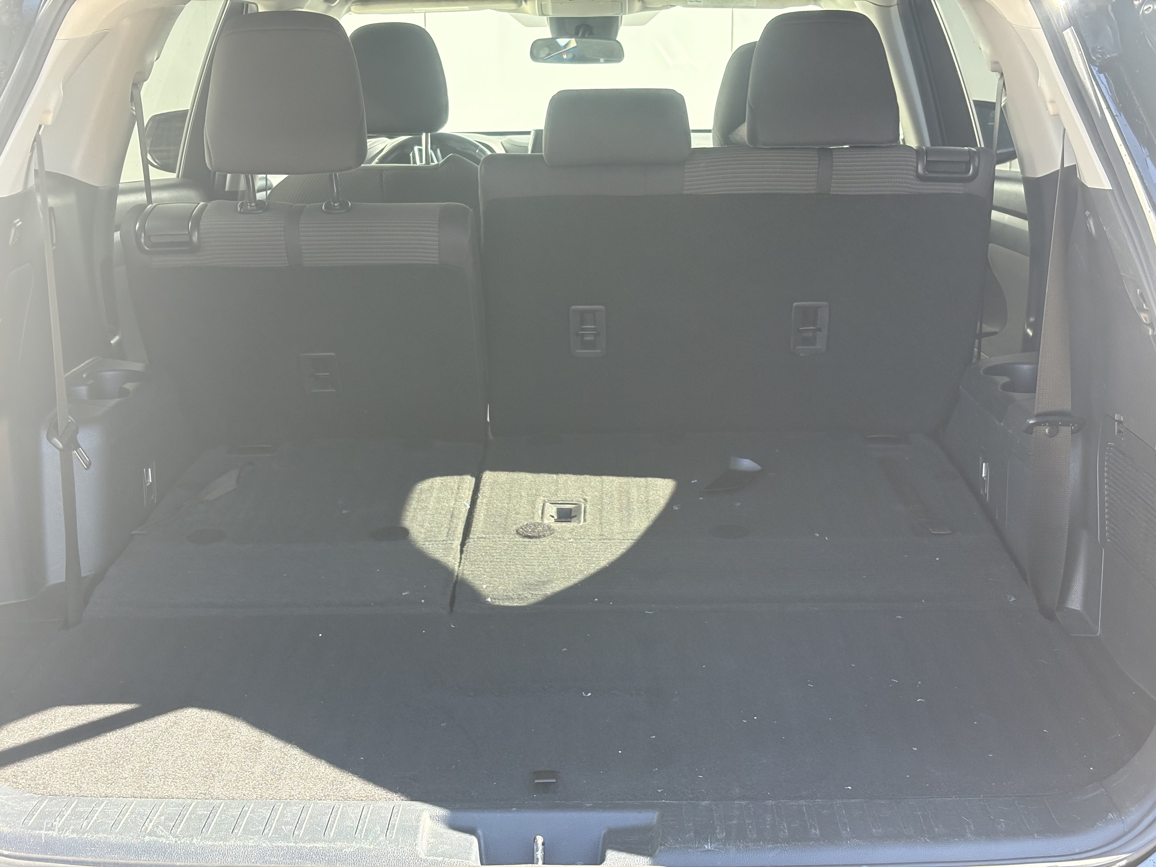 Used 2022 Toyota Highlander LE FWD image 9