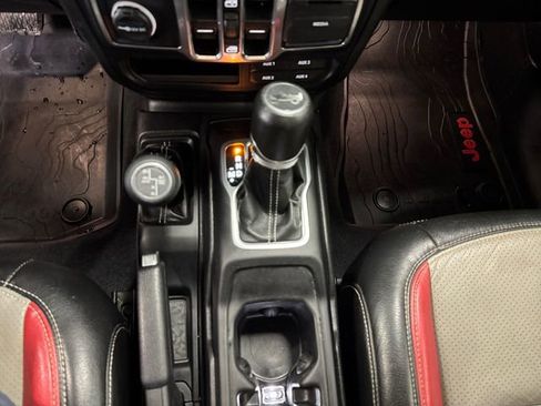 Used 2018 Jeep Wrangler Unlimited Sahara w/ Dual Top Group image 23