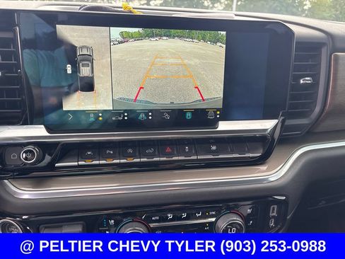 Used 2022 Chevrolet Silverado 1500 High Country w/ High Country Premium Package AWD/4WD image 18