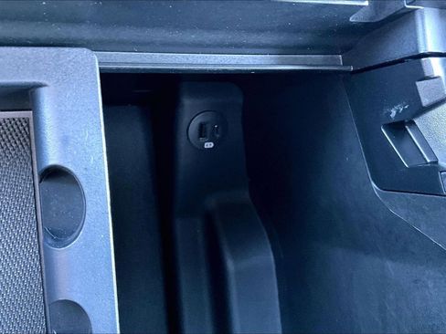 Certified 2022 Ford F150 XLT w/ Equipment Group 302A High image 33