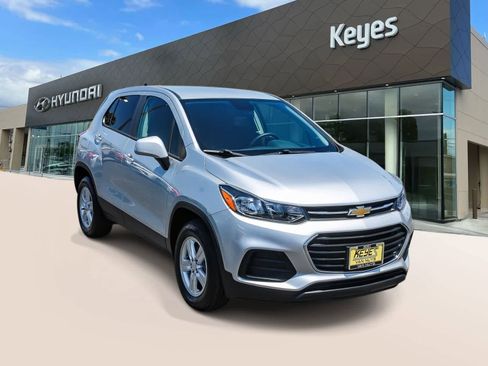 Used 2018 Chevrolet Trax LS AWD/4WD image 3
