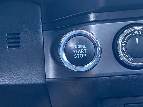 Used 2020 Toyota Tacoma TRD Off-Road w/ TRD Premium Off Road Package AWD/4WD image 22