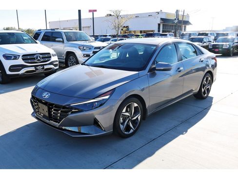 Certified 2023 Hyundai Elantra Limited w/ Cargo Package image 4