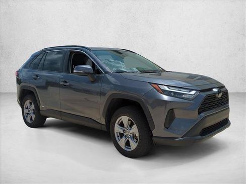 Used 2025 Toyota RAV4 XLE AWD/4WD image 3