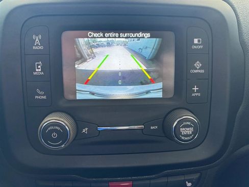 Used 2017 Jeep Renegade Latitude w/ Safety & Security Group (ALP) AWD/4WD image 15