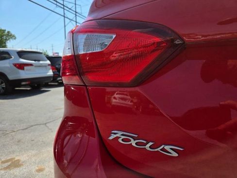 Used 2012 Ford Focus SE FWD image 28