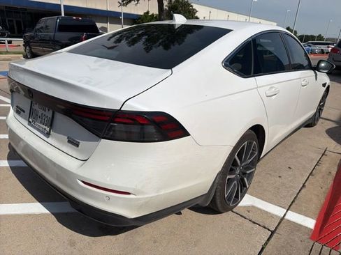 Used 2025 Honda Accord Touring image 5