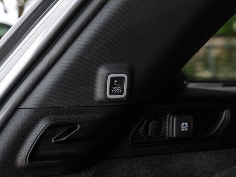 Used 2022 Jeep Grand Cherokee Overland w/ Luxury Tech Group IV RWD image 65