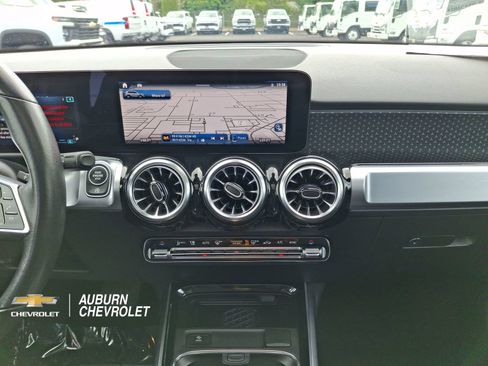 Used 2024 Mercedes-Benz GLB 250 image 11