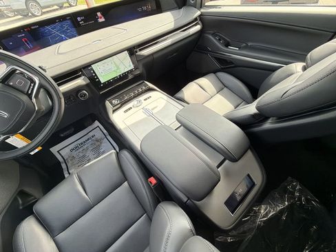 New 2026 Lincoln Navigator Reserve AWD/4WD image 21