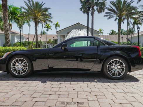 Used 2004 Cadillac XLR RWD image 15