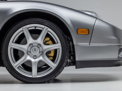 Used 2004 Acura NSX T image 11