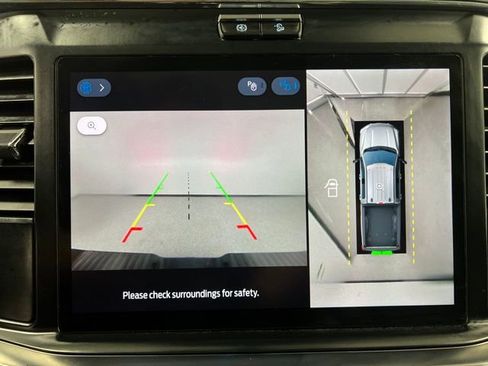 Used 2025 Ford F350 Lariat w/ Black Appearance Package image 32