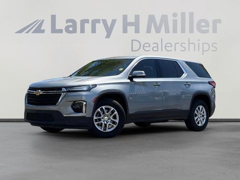 Used 2023 Chevrolet Traverse LS w/ Safety Package FWD image 1