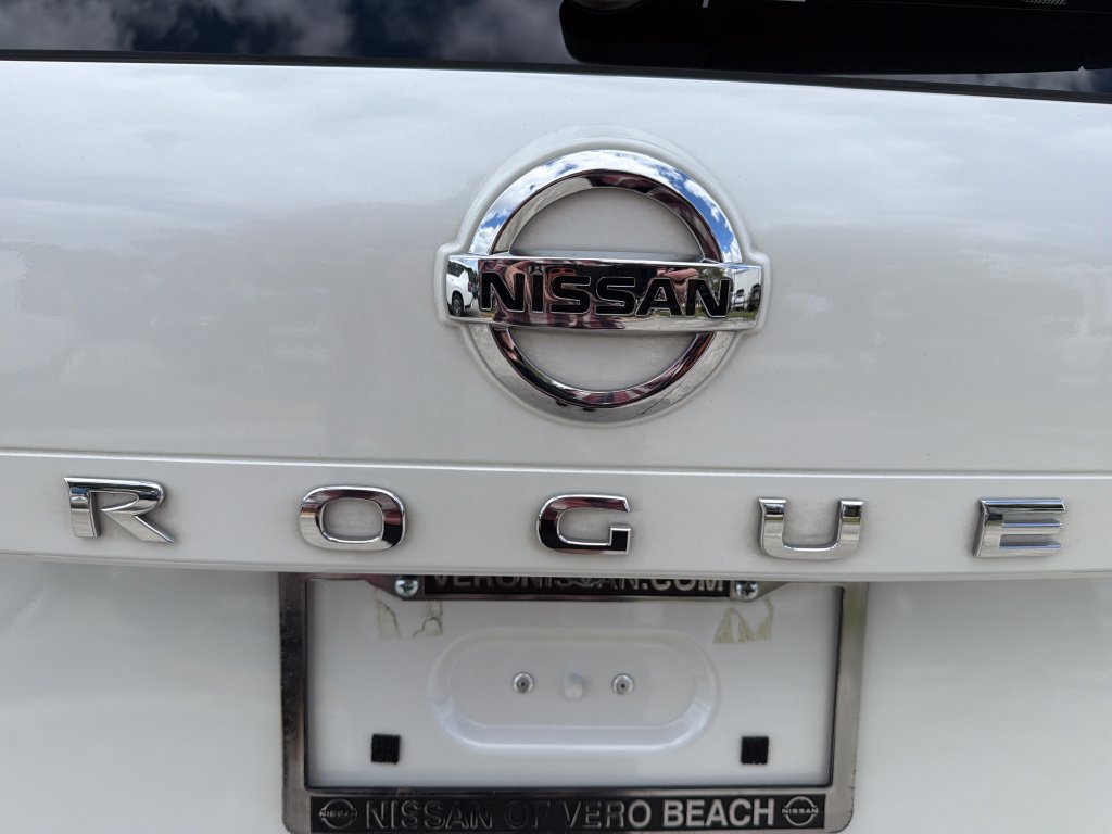 Used 2021 Nissan Rogue SL w/ Premium Package FWD image 10