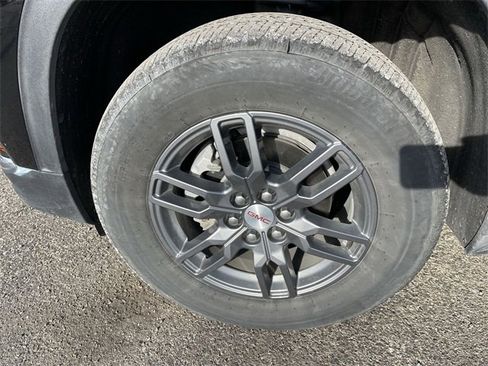 Used 2025 GMC Acadia Elevation image 10