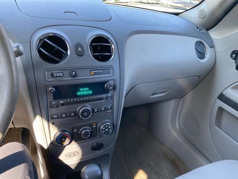 Used 2010 Chevrolet HHR LT image 12