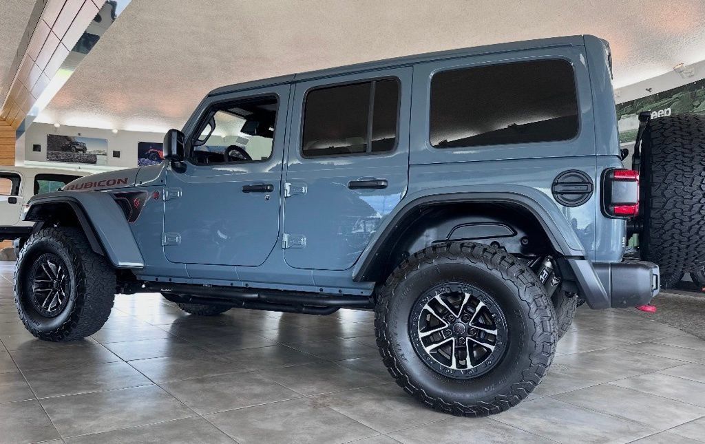 Used 2024 Jeep Wrangler Unlimited Rubicon AWD/4WD image 8