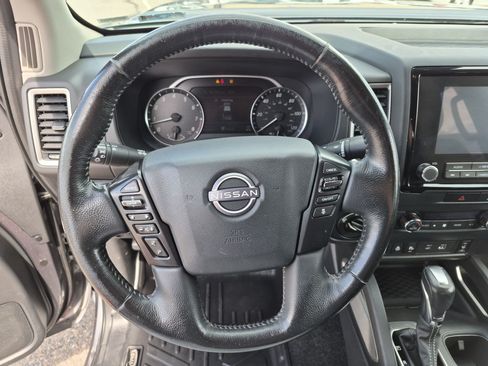 Used 2022 Nissan Frontier SV AWD/4WD image 18
