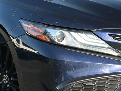 Used 2022 Toyota Camry XSE image 12