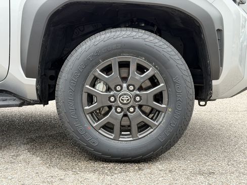 Used 2025 Toyota 4Runner SR5 RWD image 9