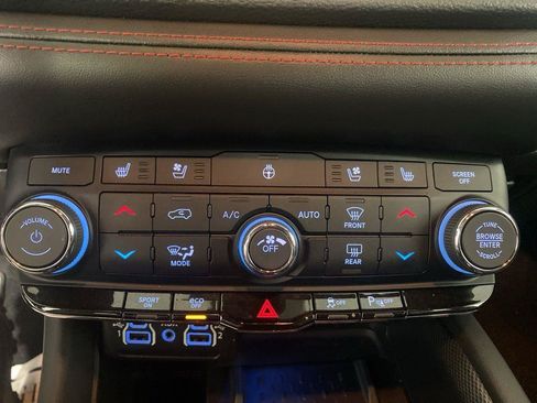 Used 2025 Dodge Durango R/T AWD/4WD image 5