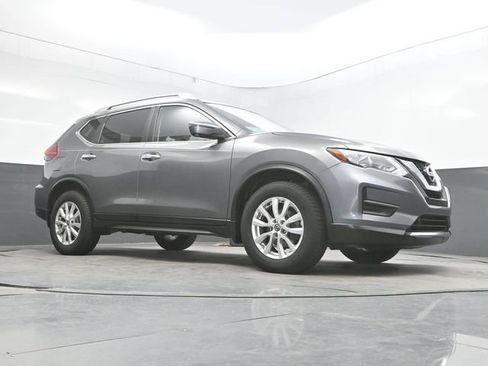 Used 2017 Nissan Rogue SV w/ SV Premium Package AWD/4WD image 33