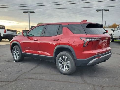 New 2026 Chevrolet Equinox LT image 3