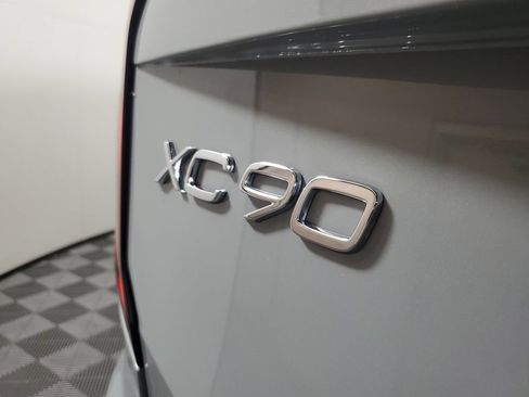 Certified 2025 Volvo XC90 T8 Plus w/ Protection Package Premier AWD/4WD image 6