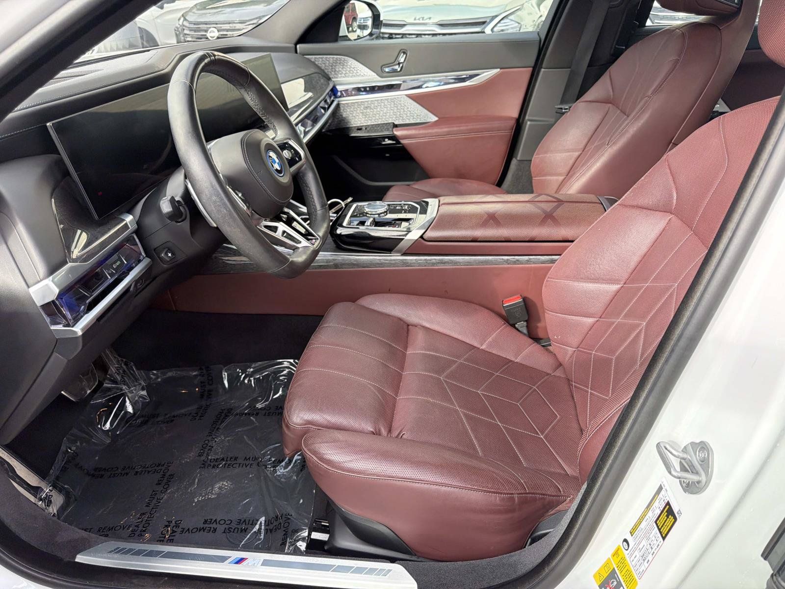 Used 2023 BMW i7 xDrive60 AWD/4WD image 19