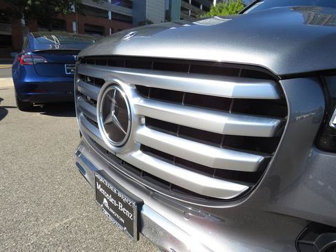 Used 2024 Mercedes-Benz GLS 450 4MATIC image 28