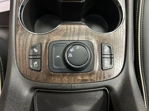 Used 2023 GMC Acadia Denali FWD image 15
