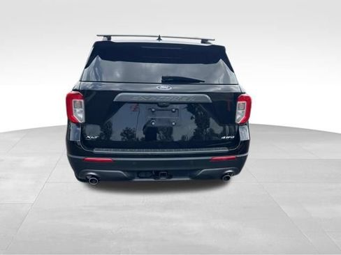 Used 2022 Ford Explorer XLT w/ Equipment Group 202A AWD/4WD image 6