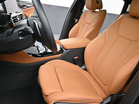 Used 2024 BMW X4 xDrive30i image 10