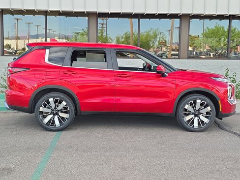 New 2026 Mitsubishi Outlander SE image 9