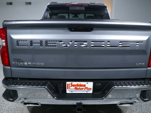 Used 2019 Chevrolet Silverado 1500 LTZ w/ LTZ Premium Package AWD/4WD image 8