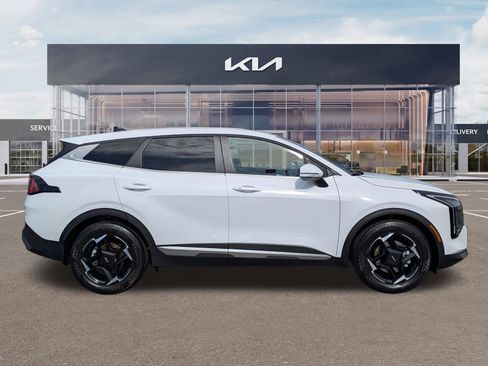 Certified 2026 Kia Sportage EX FWD image 3