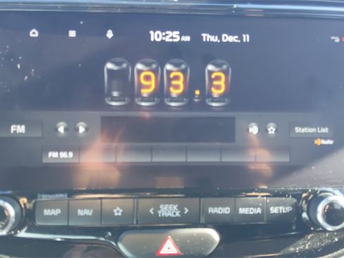 Used 2023 Kia Soul EX image 24