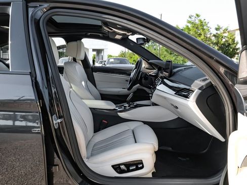 Used 2023 BMW M550i xDrive w/ Dynamic Handling Package AWD/4WD image 34