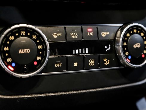 Used 2018 Mercedes-Benz GLE 350 w/ Premium 1 Package image 29